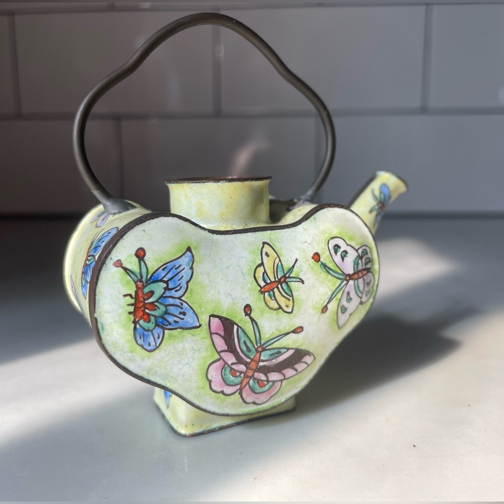 VTG Metal Trinket w/ Vibrant Butterfly Design 🦋
